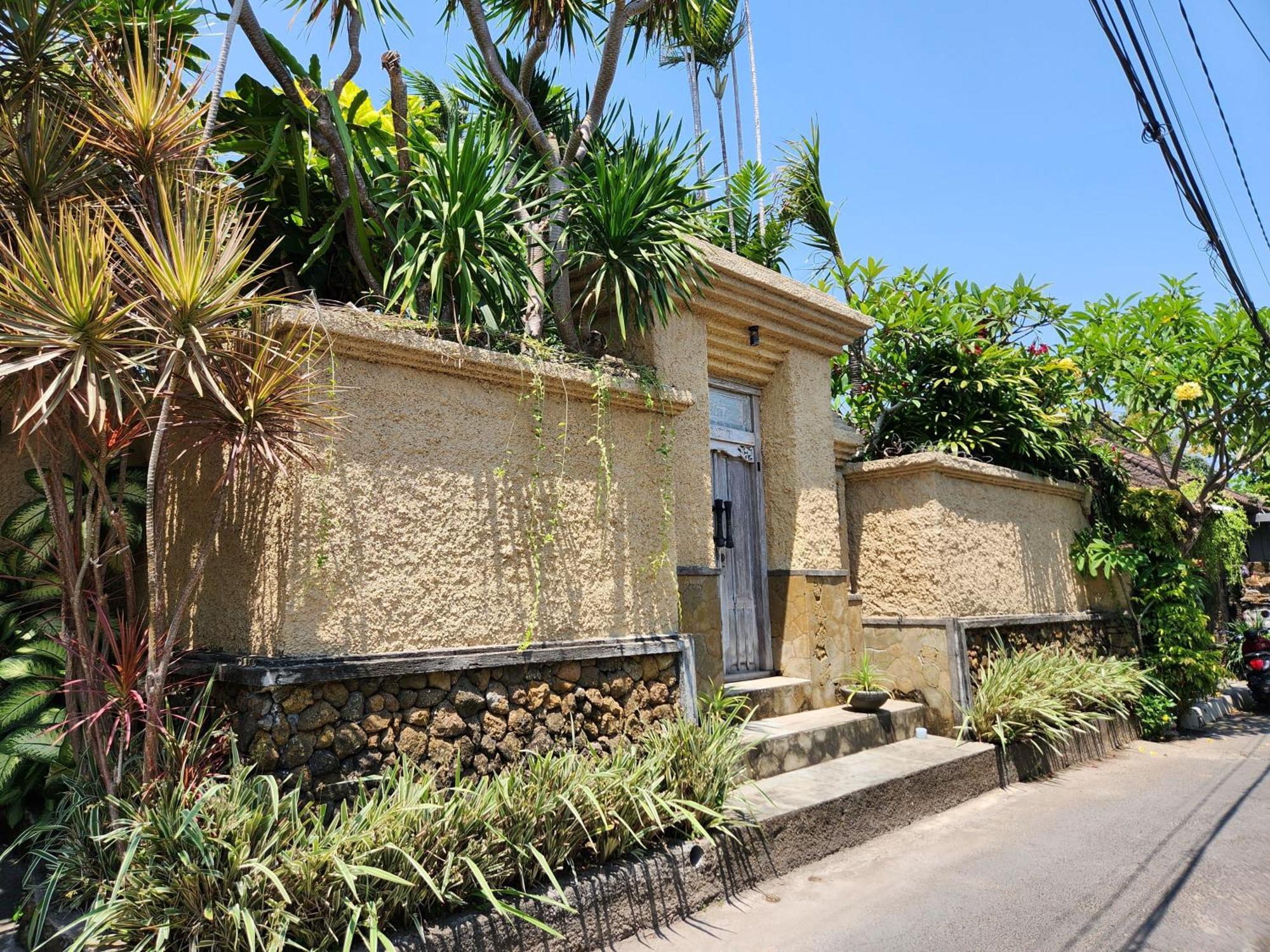 Villa Nesanur - Comfortable & Spacious Beachside Sanur Zewnętrze zdjęcie